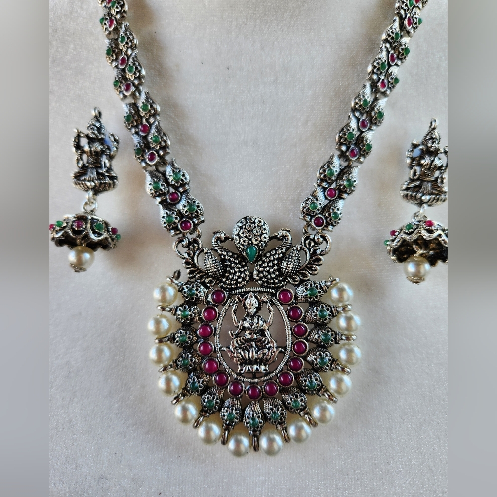 Mixed Metal And Faux Pearl Necklace W Earring And Forehead Vermellion